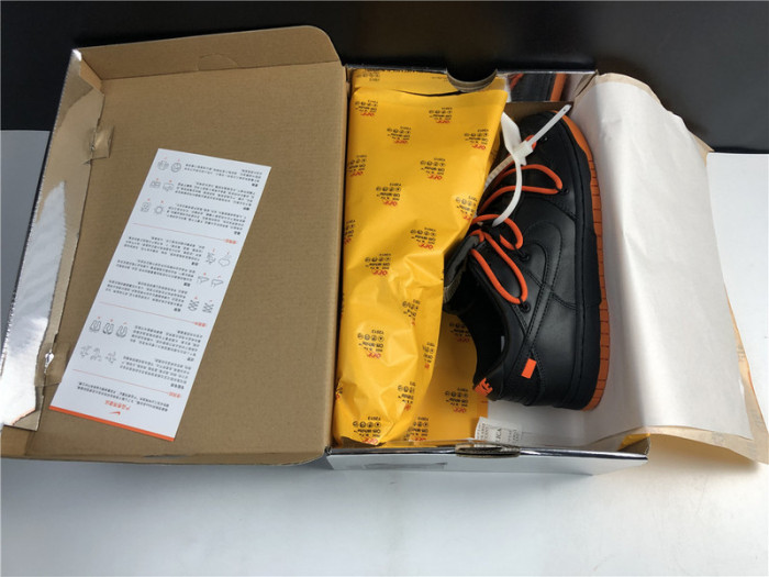 OFW x Nike Dunk Low CT0856-005