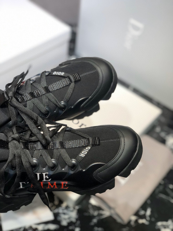 D10R SNEAKER