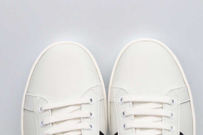 Gu66 Ace Embroidered Low-Top Sneaker
