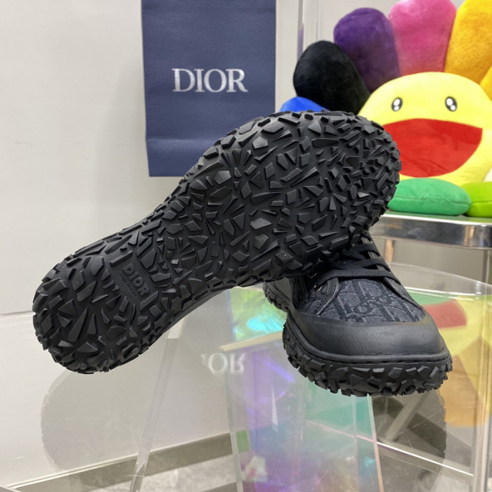 D10R SNEAKER