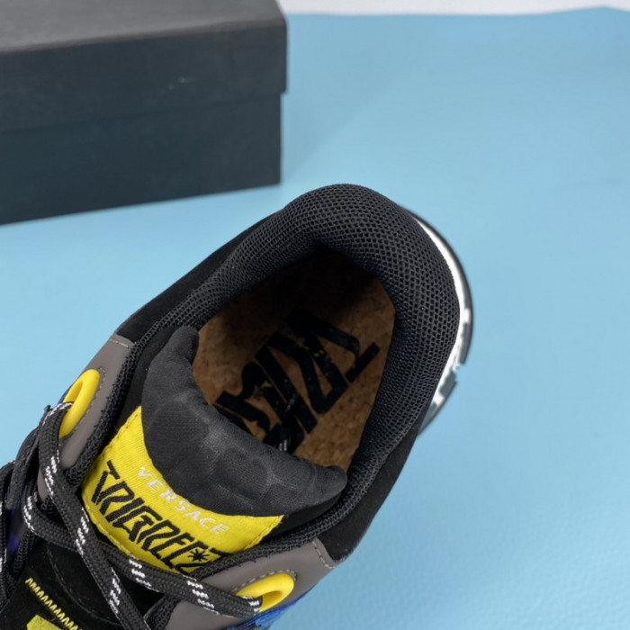 VERS SNEAKERS