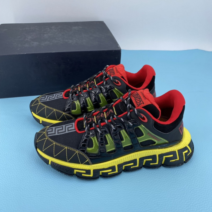 VERS SNEAKERS