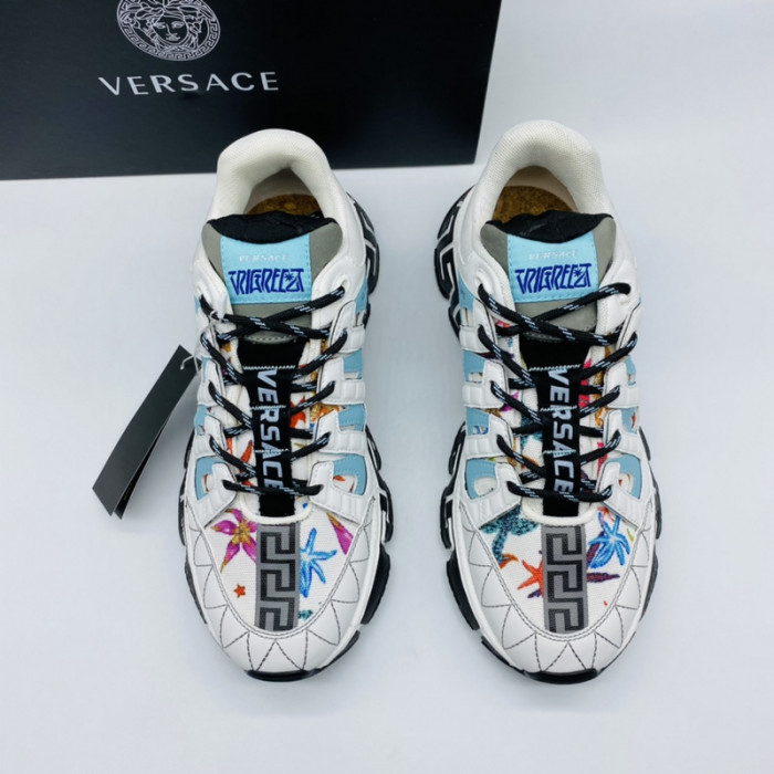 VERS SNEAKERS