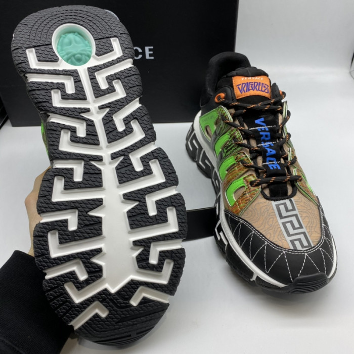 VERS SNEAKERS
