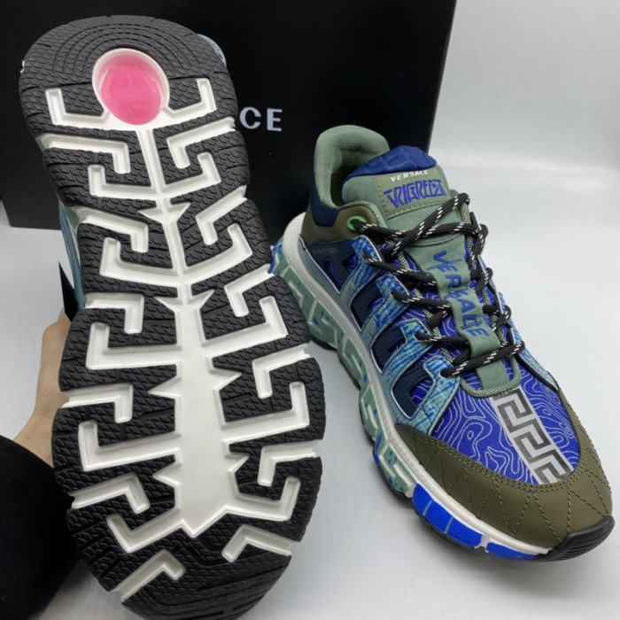 VERS SNEAKERS