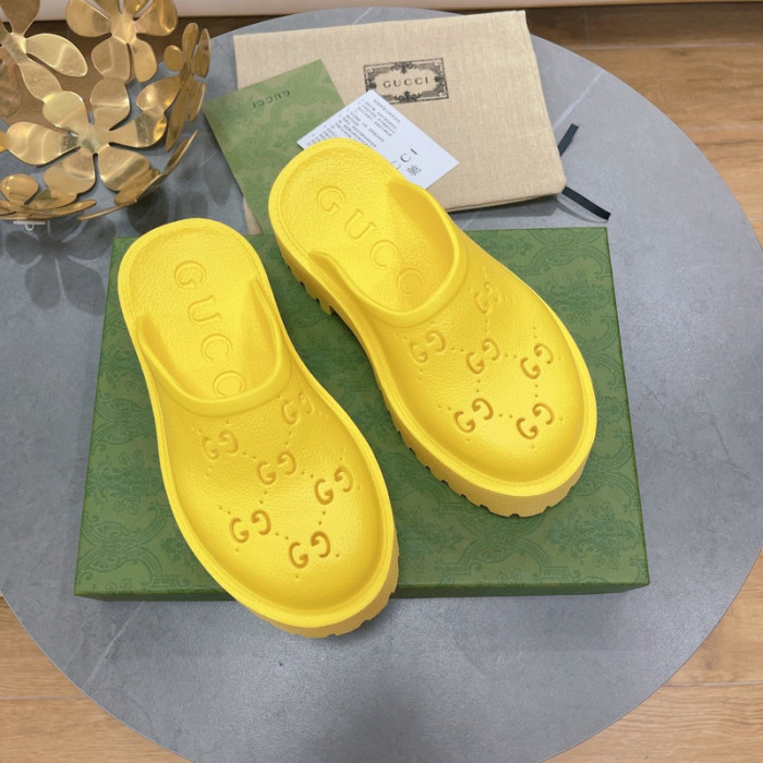 Gu66 SLIPPERS