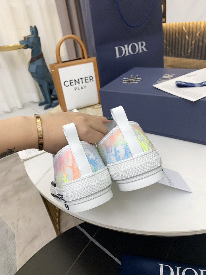 D10R B23 Oblique Low Top Sneaker