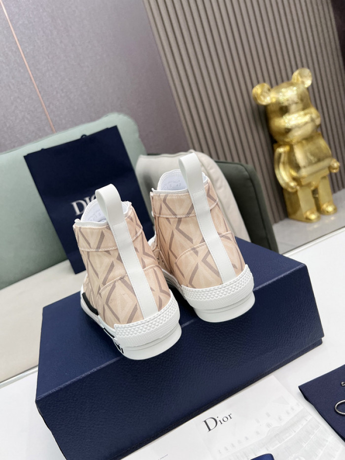 D10R B23 Oblique High Top Sneaker