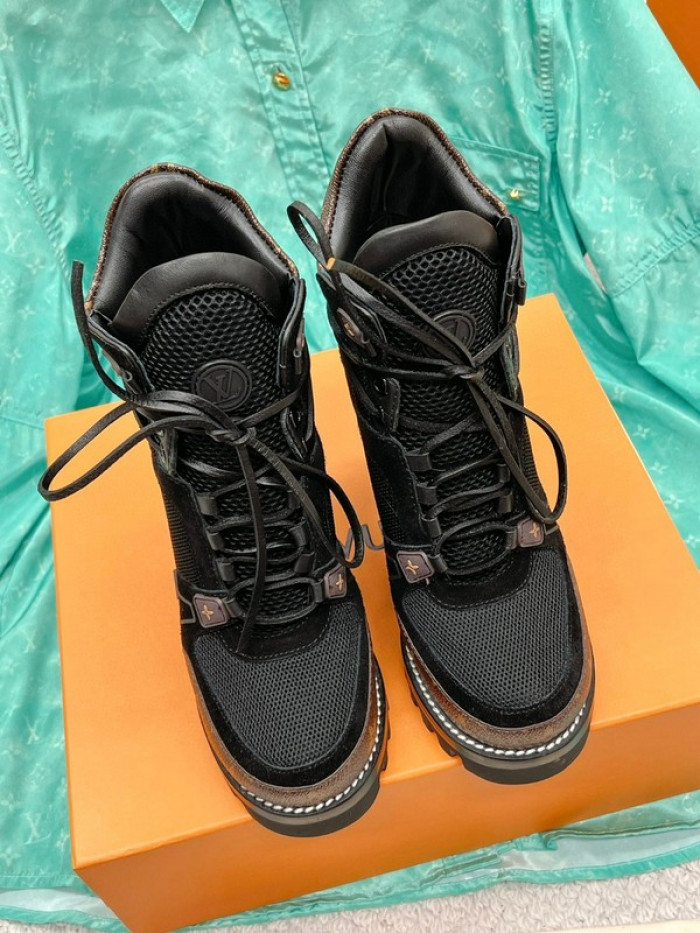 lou1su1tt Boots
