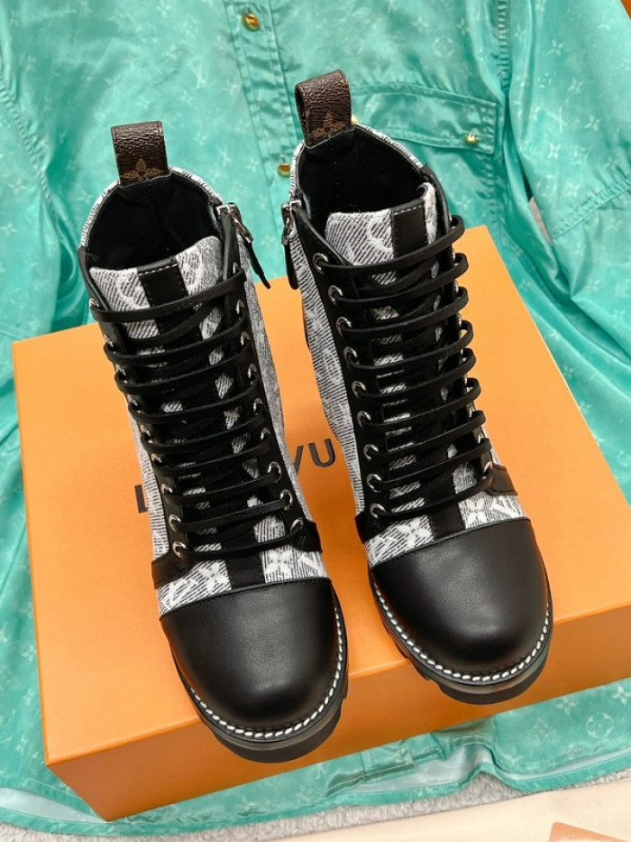 lou1su1tt Boots