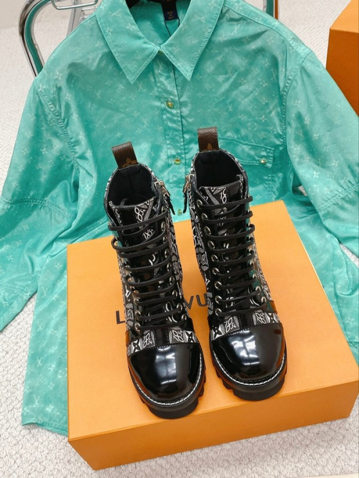 lou1su1tt Boots
