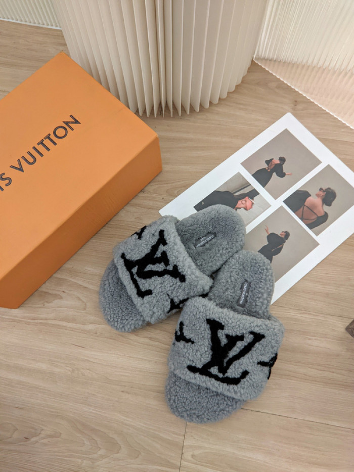Lou1su1tt slides