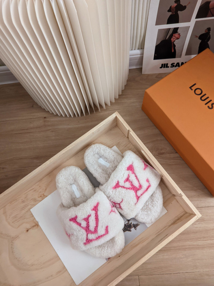 Lou1su1tt slides