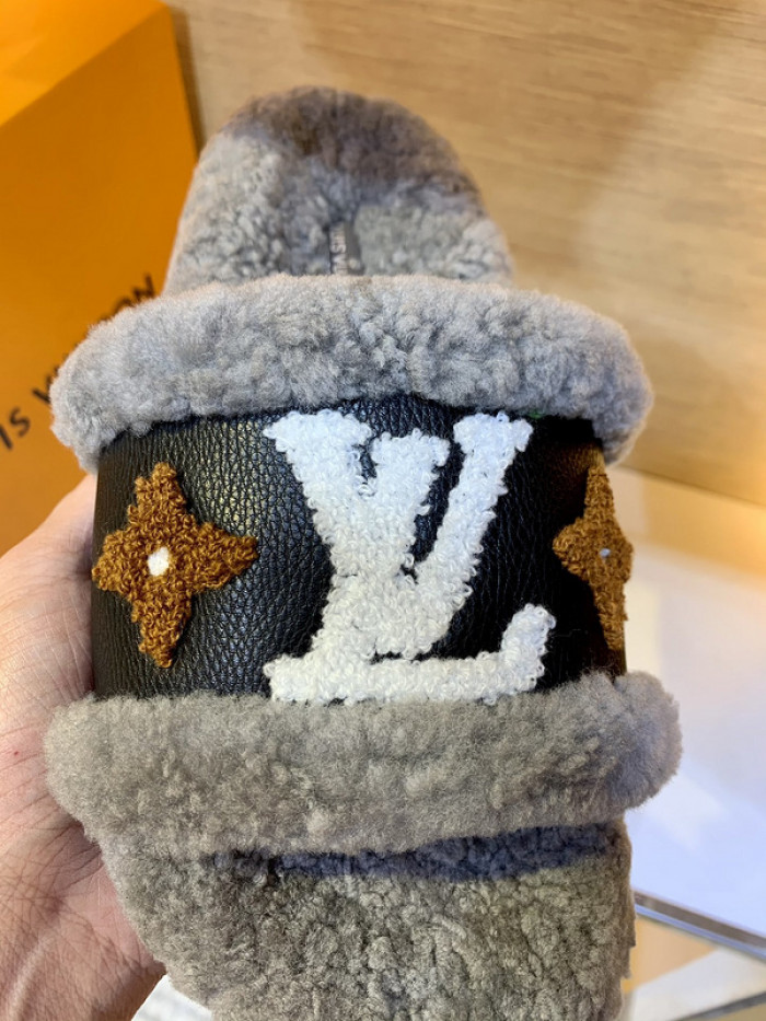 Lou1su1tt slides
