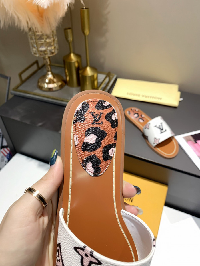 Lou1su1tt slides