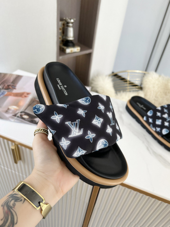 Lou1su1tt slides