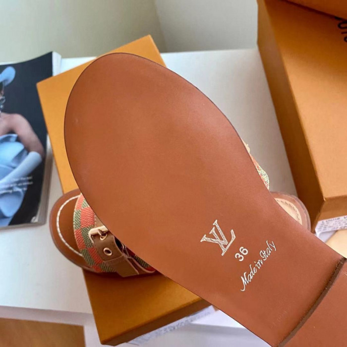 Lou1su1tt slides