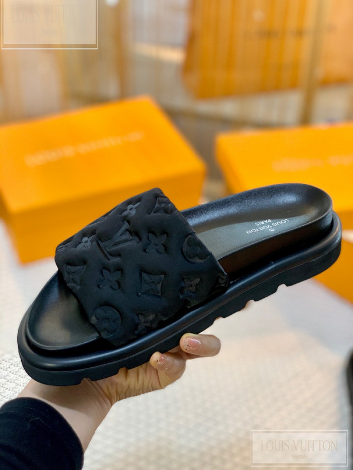 Lou1su1tt slides