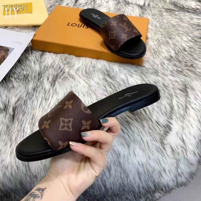 Lou1su1tt slides