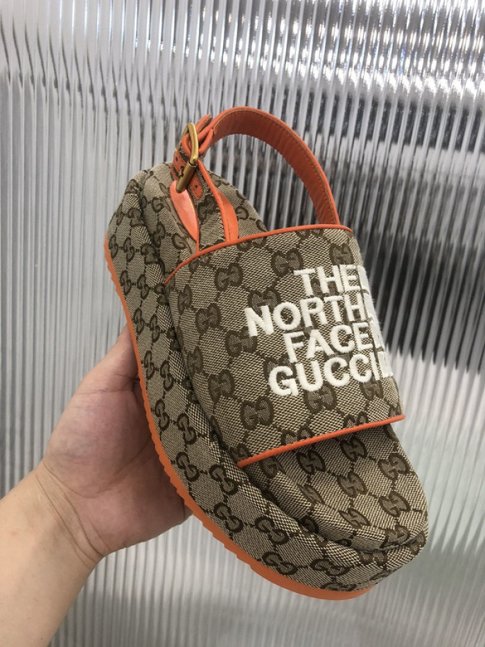 Gu66 SLIPPERS