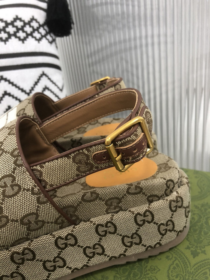 Gu66 SLIPPERS