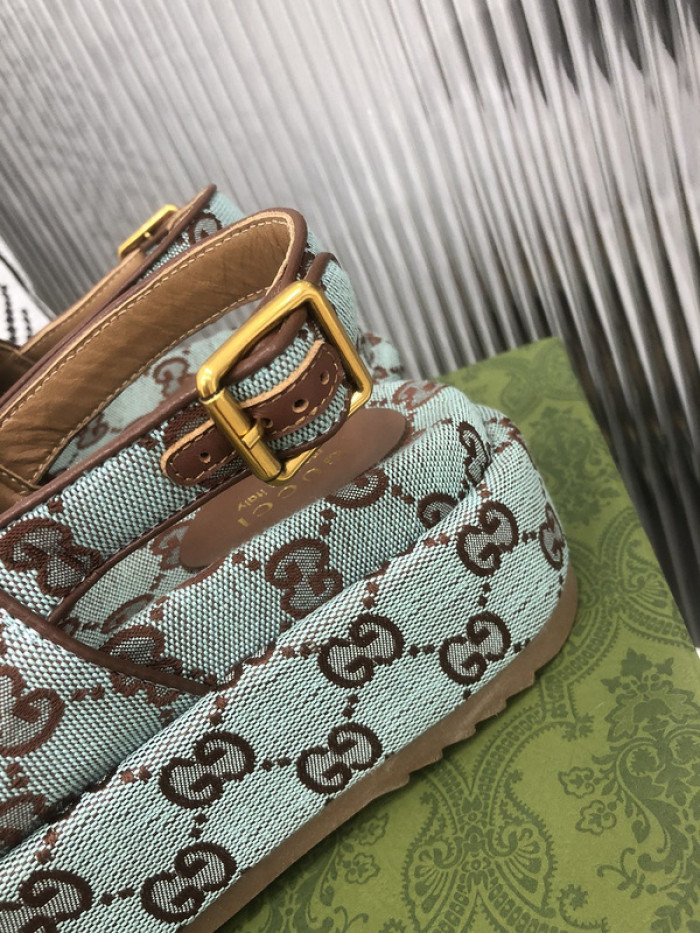 Gu66 SLIPPERS