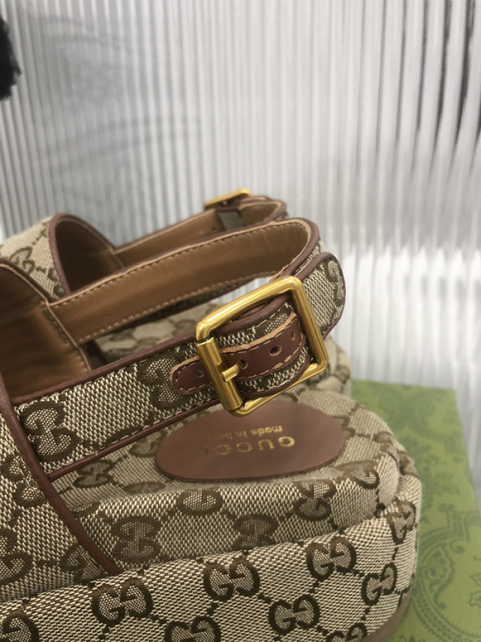 Gu66 SLIPPERS