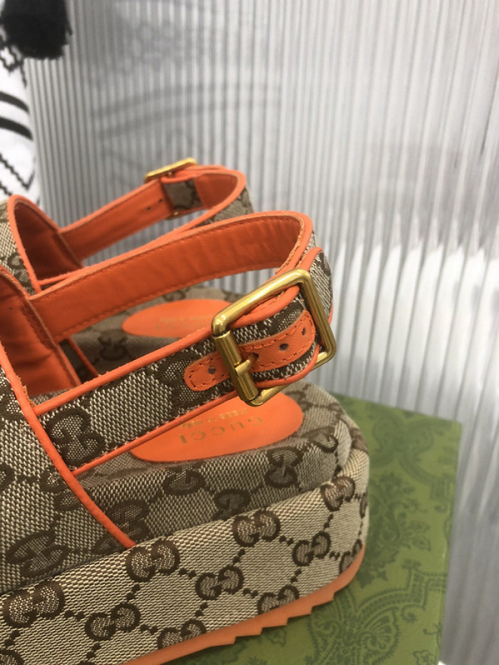 Gu66 SLIPPERS