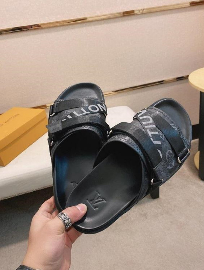 Lou1su1tt slides