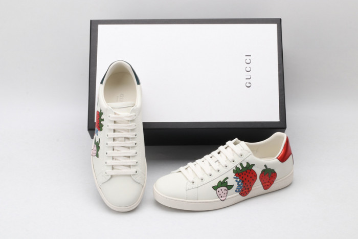 Gu66 Ace Embroidered Low-Top Sneaker