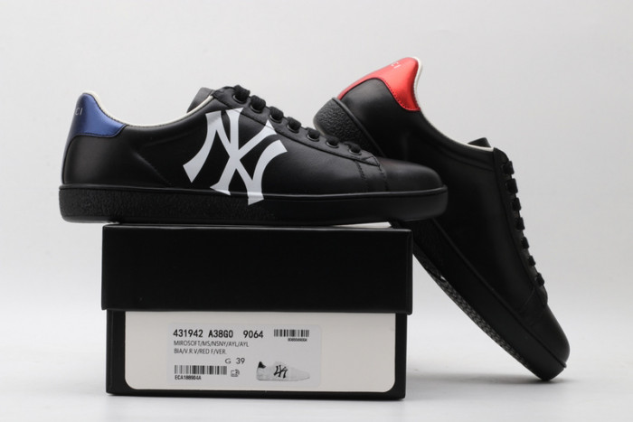 Gu66 Ace Embroidered Low-Top Sneaker