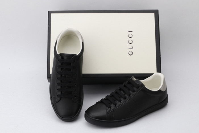 Gu66 Ace Embroidered Low-Top Sneaker