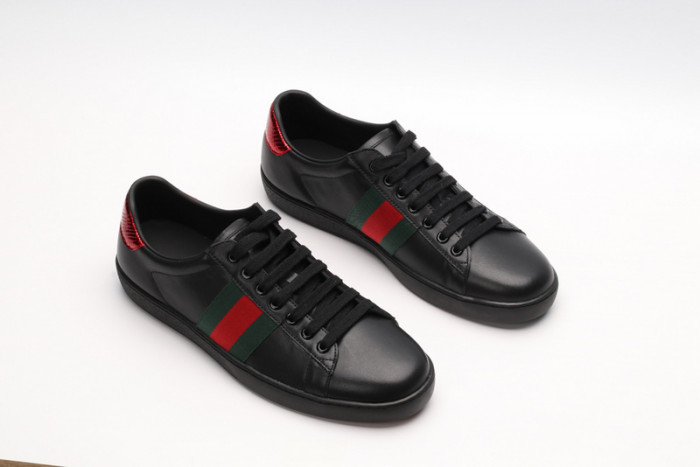 Gu66 Ace Embroidered Low-Top Sneaker