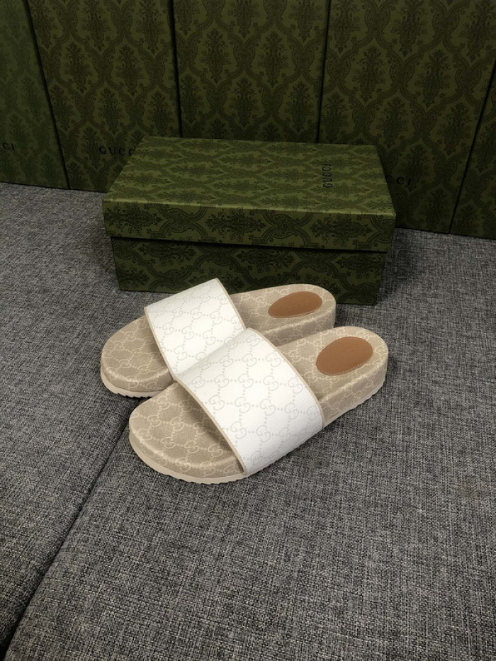 Gu66 SLIPPERS