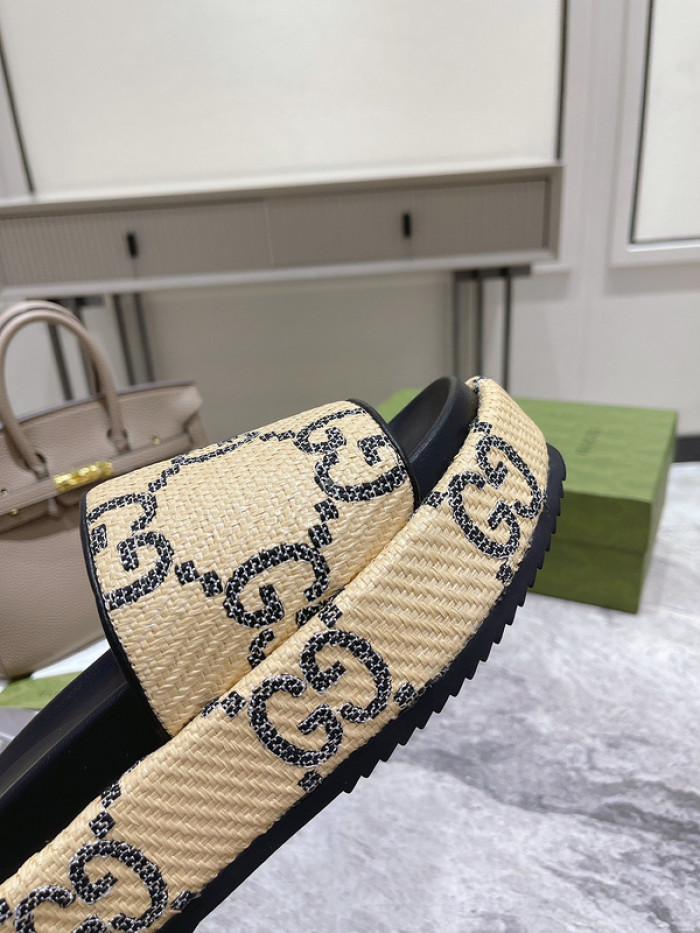 Gu66 SLIPPERS