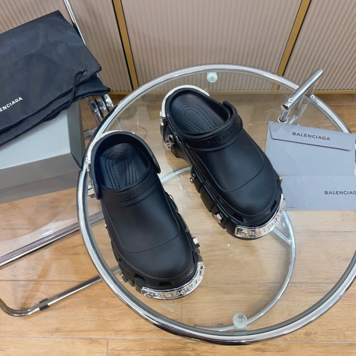 BLCG SLIPPERS