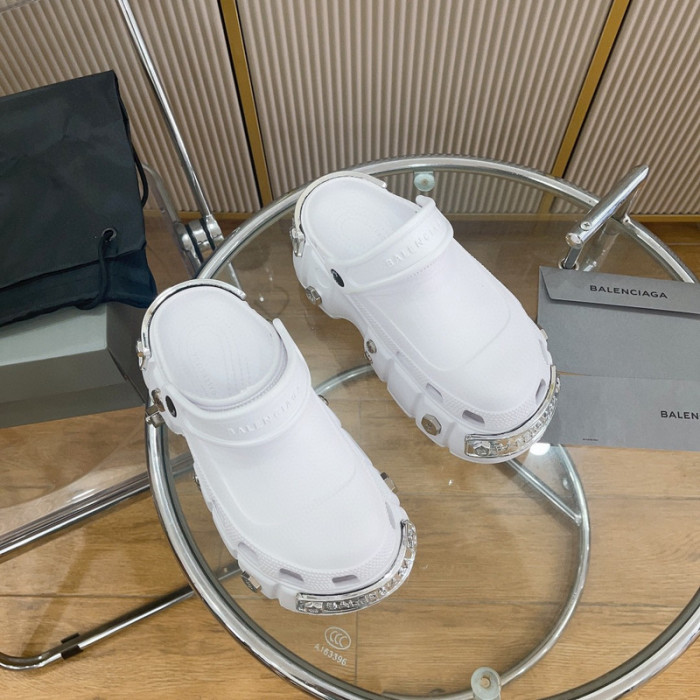 BLCG SLIPPERS