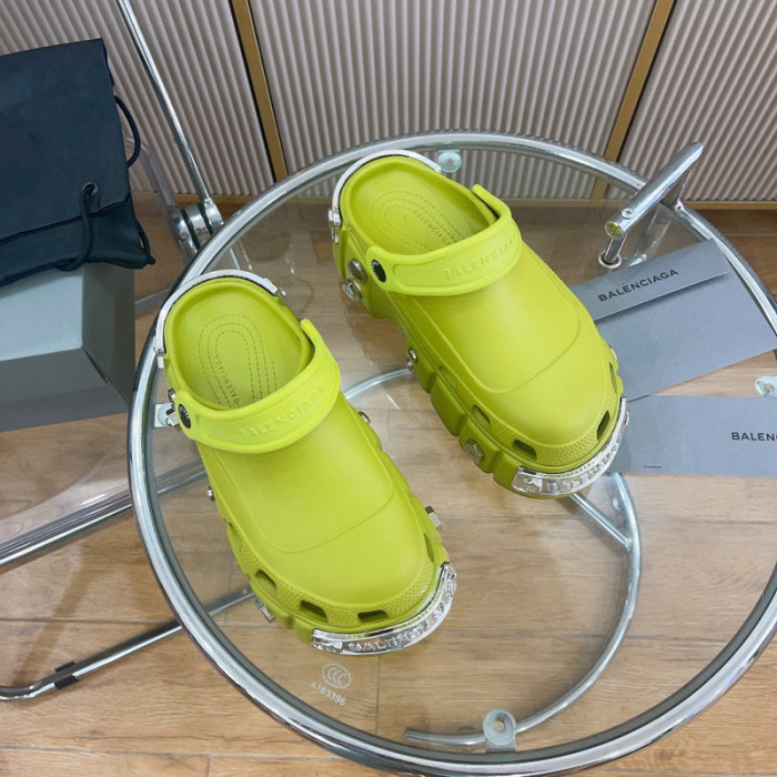 BLCG SLIPPERS