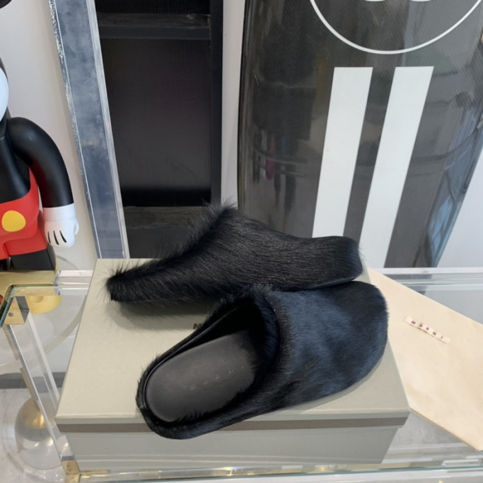 Marni Fur slides