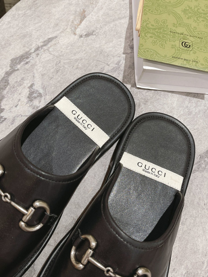 Gu66 SLIPPERS