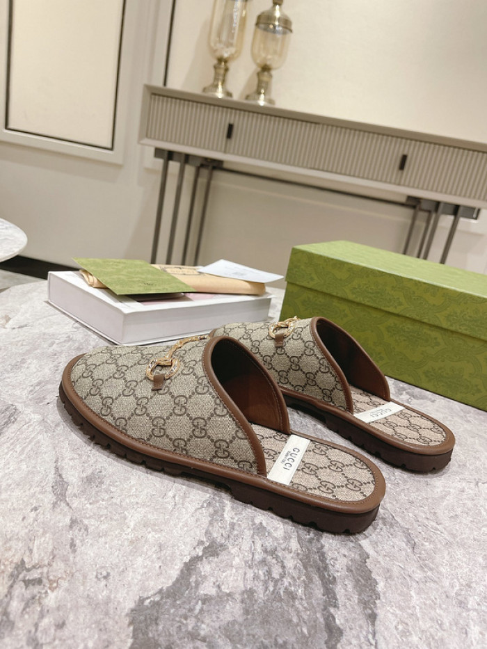 Gu66 SLIPPERS