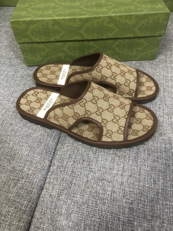 Gu66 SLIPPERS