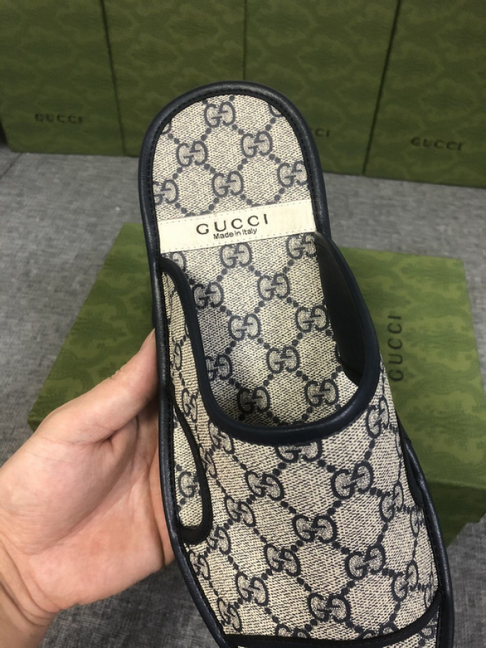 Gu66 SLIPPERS