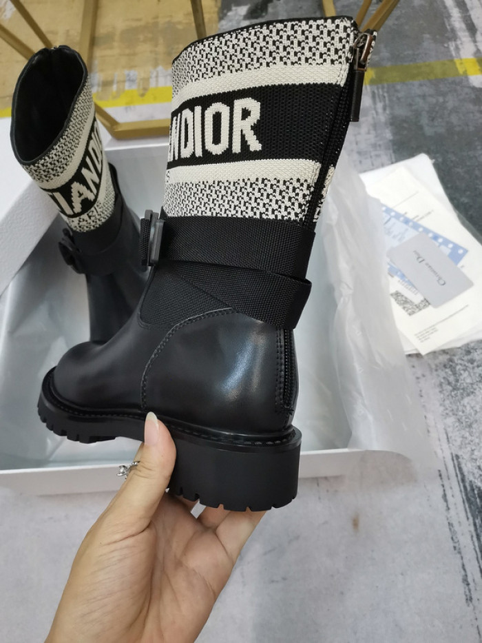 D10R Female boots