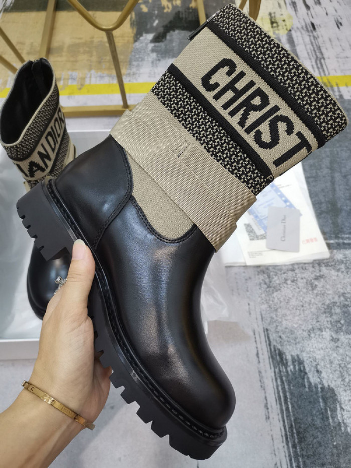 D10R Female boots