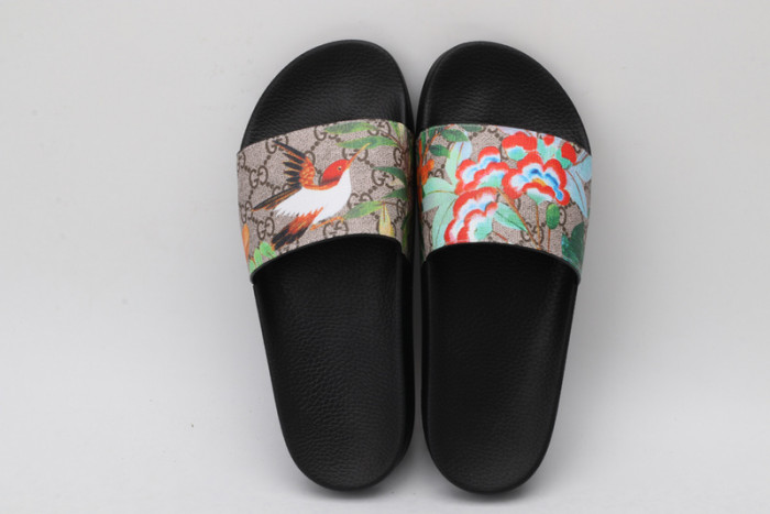 Gu66 SLIPPERS