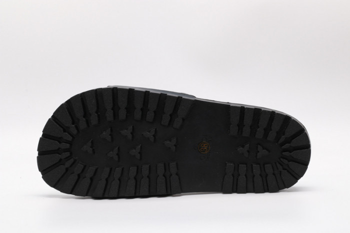 Gu66 SLIPPERS