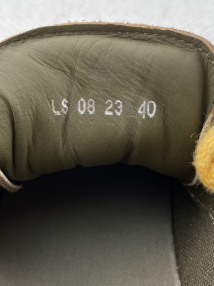 D10R B33 Sneaker