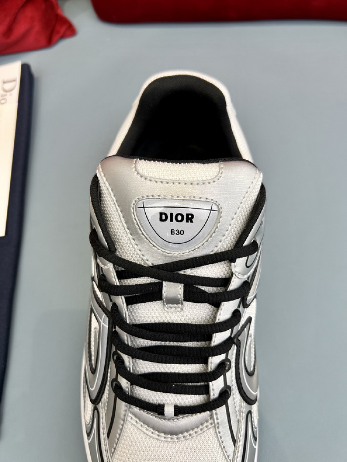 D10R B30 SNEAKER