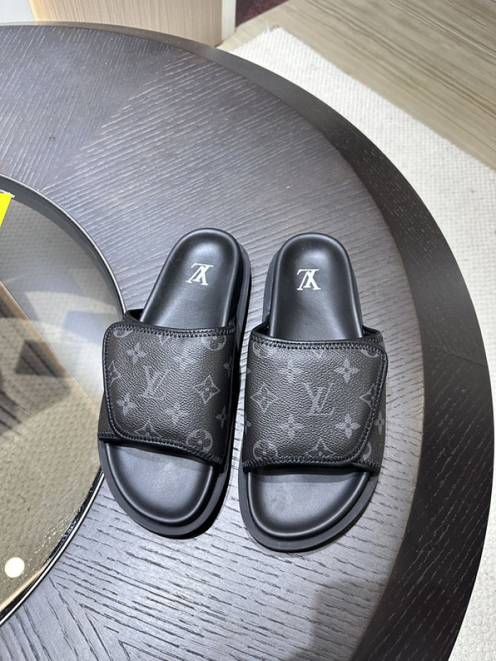 Lou1su1tt slides